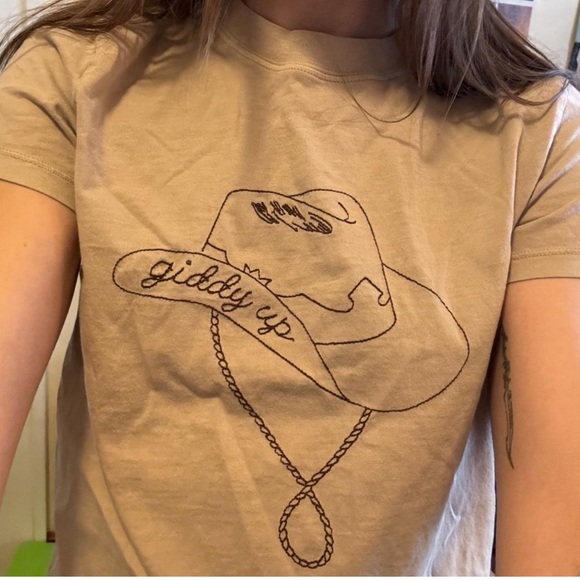 ••SOLD ARITIZA SUNDAY BEST GIDDY UP COWBOY TEE - Picture 1 of 11